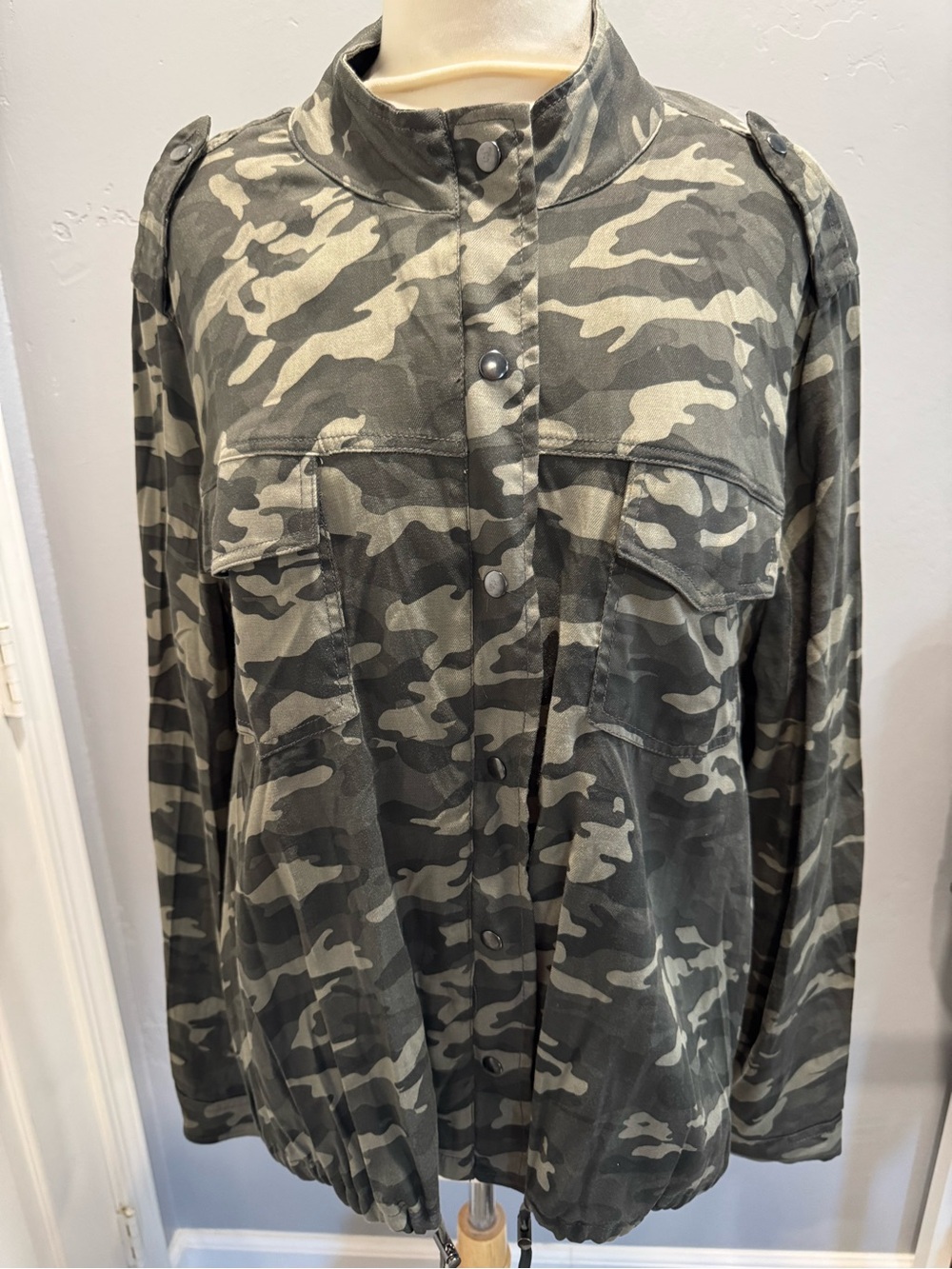 BeachLunchLounge Camo Lightweight Utility Jacket L